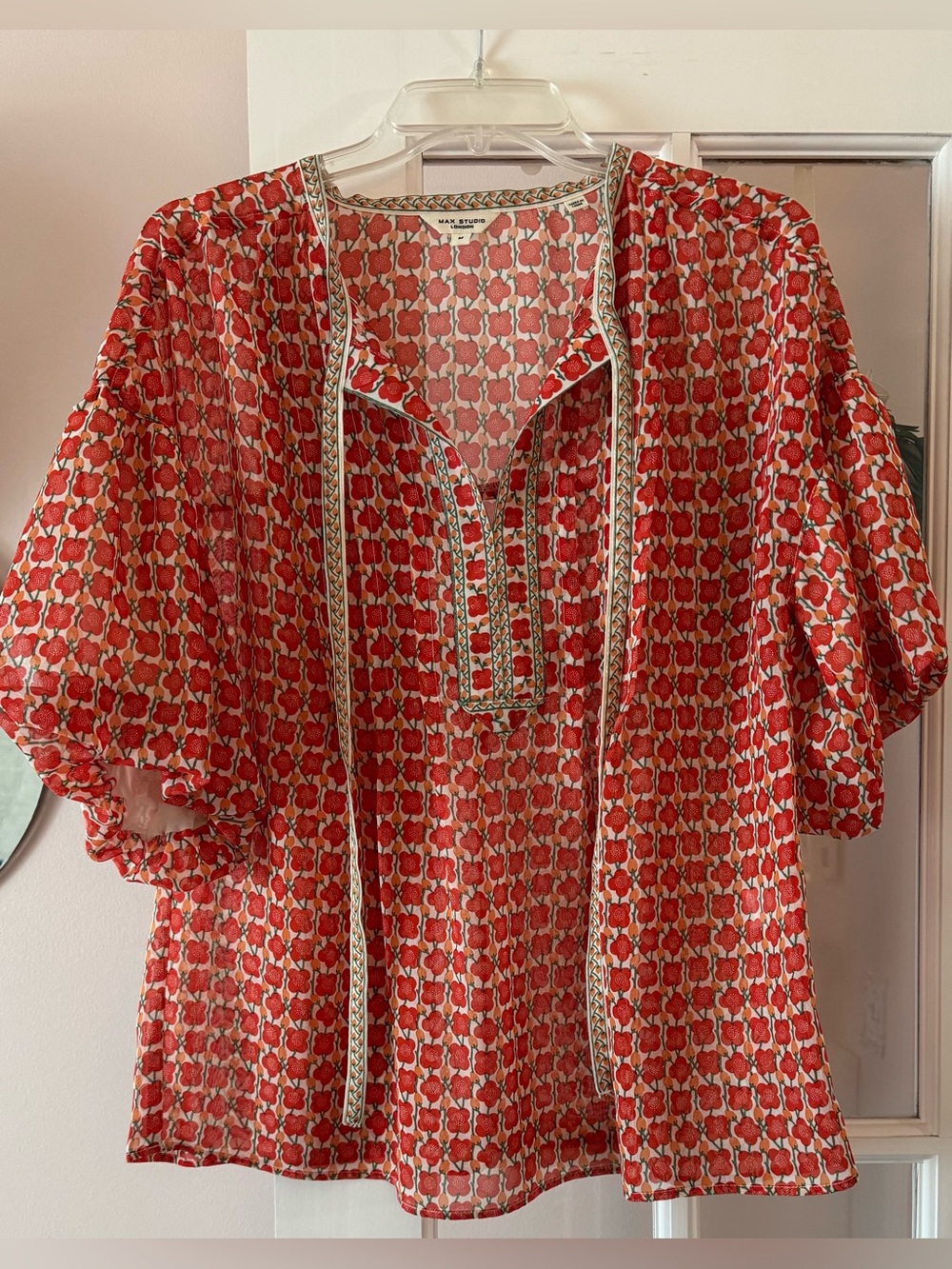 EUC Max Studio pull over blouse